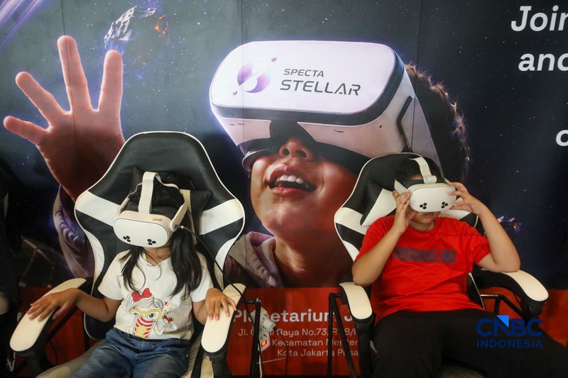 Suasana kunjungan saat libur sekolah di Planetarium Taman Ismail Marzuki (TIM), Jakarta, Selasa (7/7/2026). (CNBC Indonesia/Faisal Rahman)