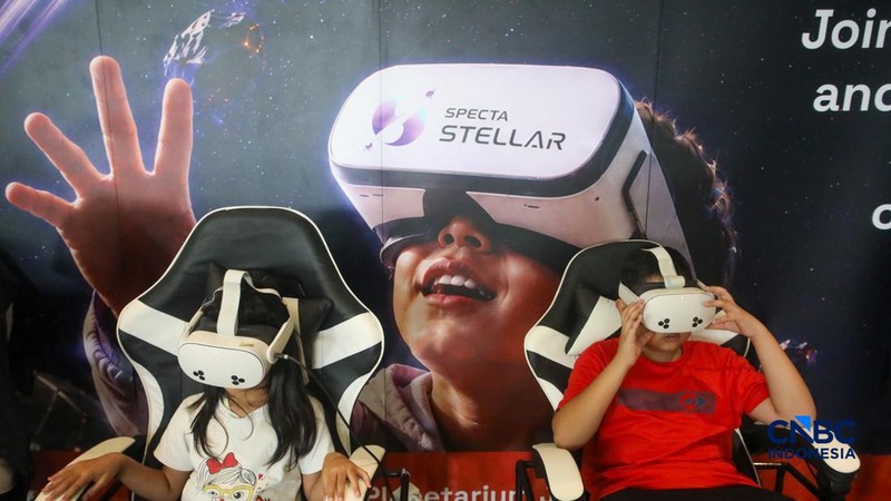 Suasana kunjungan saat libur sekolah di Planetarium Taman Ismail Marzuki (TIM), Jakarta, Selasa (7/7/2026). (CNBC Indonesia/Faisal Rahman)