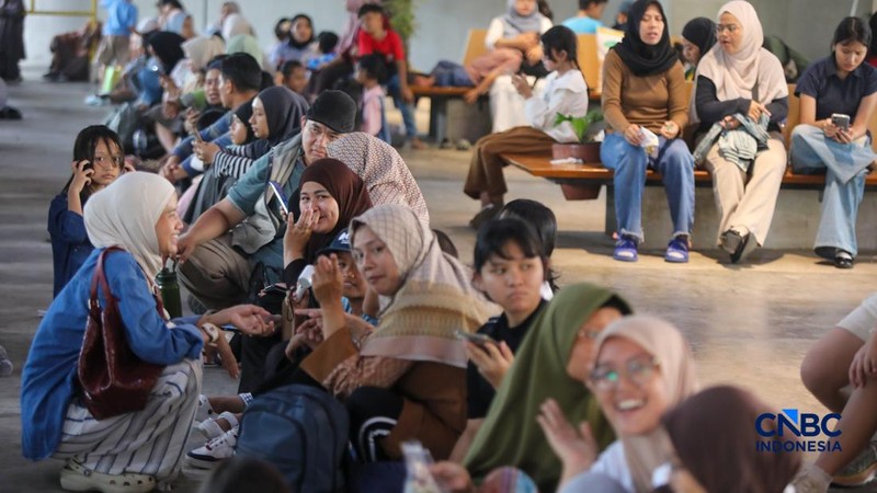 Suasana kunjungan saat libur sekolah di Planetarium Taman Ismail Marzuki (TIM), Jakarta, Selasa (7/7/2026).