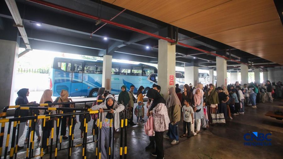 Suasana kunjungan saat libur sekolah di Planetarium Taman Ismail Marzuki (TIM), Jakarta, Selasa (7/7/2026). (CNBC Indonesia/Faisal Rahman)