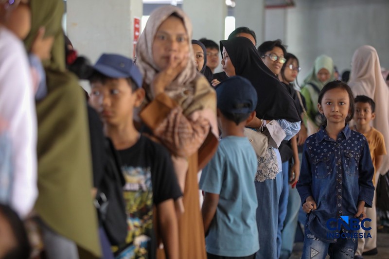 Suasana kunjungan saat libur sekolah di Planetarium Taman Ismail Marzuki (TIM), Jakarta, Selasa (7/7/2026). (CNBC Indonesia/Faisal Rahman)