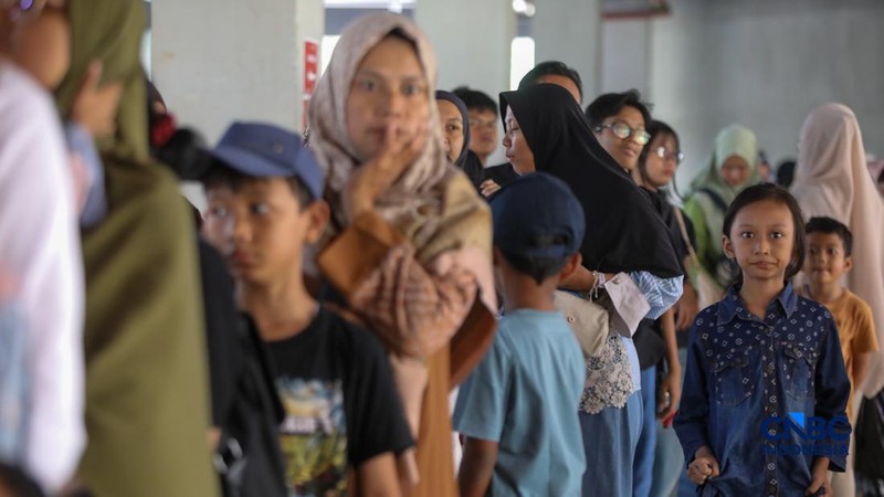 Suasana kunjungan saat libur sekolah di Planetarium Taman Ismail Marzuki (TIM), Jakarta, Selasa (7/7/2026).