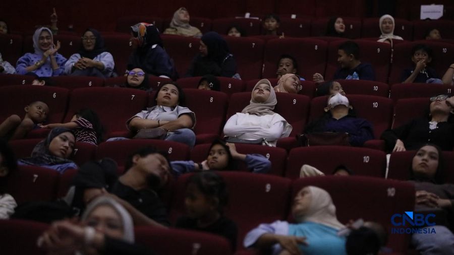 Suasana kunjungan saat libur sekolah di Planetarium Taman Ismail Marzuki (TIM), Jakarta, Selasa (7/7/2026).