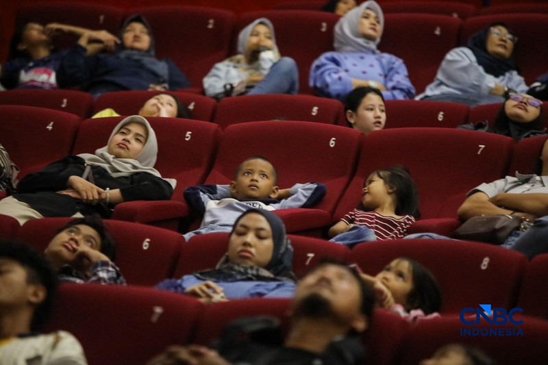 Suasana kunjungan saat libur sekolah di Planetarium Taman Ismail Marzuki (TIM), Jakarta, Selasa (7/7/2026). (CNBC Indonesia/Faisal Rahman)