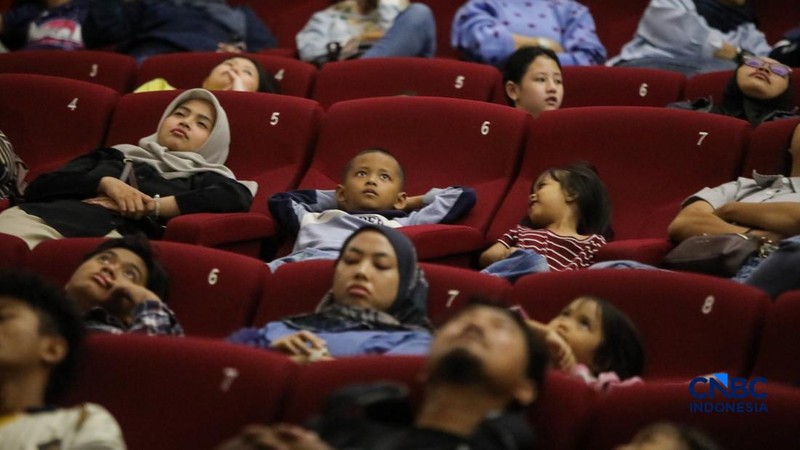 Suasana kunjungan saat libur sekolah di Planetarium Taman Ismail Marzuki (TIM), Jakarta, Selasa (7/7/2026).