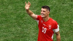 Kapten Timnas Swiss Xhaka Didenda Miliaran gegara Palsukan Sertifikat Vaksin COVID