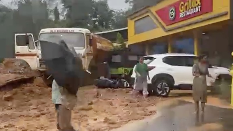 Hujan deras yang mengguyur negara bagian Kerala, India, memicu longsor besar di Distrik Wayanad pada Selasa (7/7/2026), yang menewaskan sedikitnya lima orang.