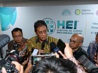 Menteri Keuangan Purbaya Yudhi Sadewa saat mengunjungi Halal Expo di Tennis Indoor Senayan, Jakarta pada Rabu (8/7/2026). (Dok. Humas Kemenkeu)