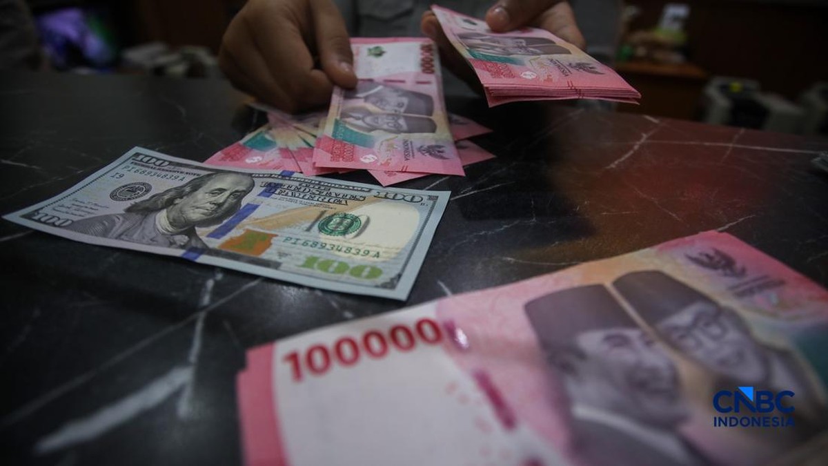 Rupiah Menguat ke Rp17.825 Usai BI Tahan Suku Bunga