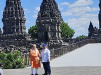 Presiden Prabowo Subianto dan Perdana Menteri India Narendra Modi mengunjungi Situs Candi Prambanan, Rabu (8/7/2027). (CNBC Indonesia/Emir Yanwardhana)