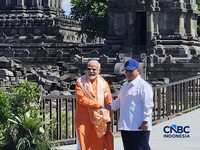 Presiden Prabowo Subianto dan Perdana Menteri India Narendra Modi mengunjungi Situs Candi Prambanan, Rabu (8/7/2027). (CNBC Indonesia/Emir Yanwardhana)