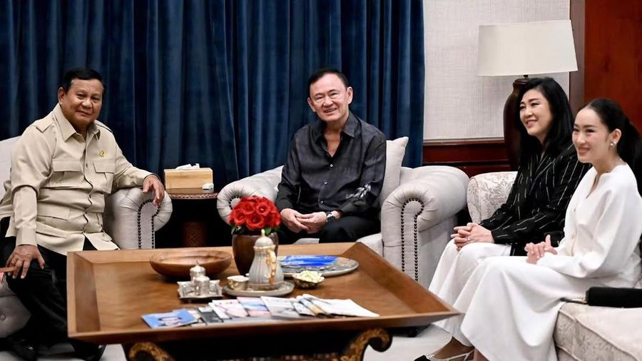 Presiden Prabowo Subianto menerima kunjungan Perdana Menteri Thailand periode 2001–2006, Thaksin Shinawatra, beserta keluarga di kediaman pribadi Presiden di Kertanegara, pada Rabu malam, (8/7/2026). (Instagram/sekretariat.kabinet)