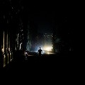 Seorang pria berjalan di jalanan saat jaringan listrik nasional Kuba runtuh di siang hari, menyebabkan sekitar 10 juta orang tanpa aliran listrik, di Havana, Kuba, 6 Juli 2026. (REUTERS/Norlys Perez)