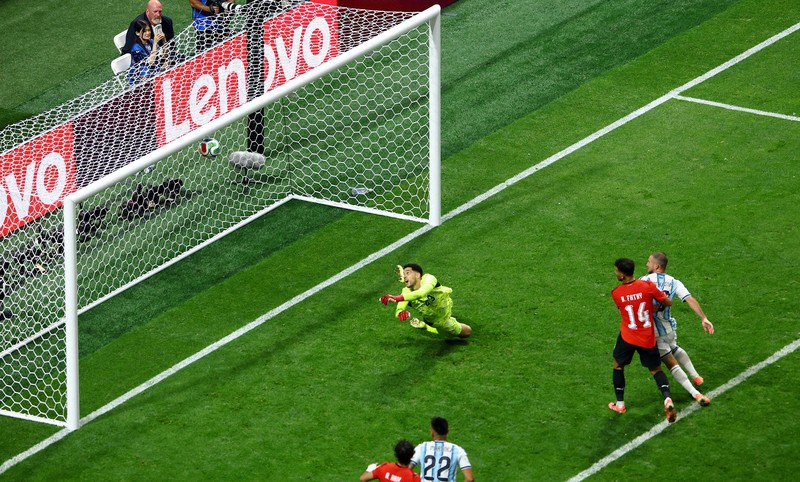 Soccer Football - FIFA World Cup 2026 - Round of 16 - Argentina v Egypt - Atlanta Stadium, Atlanta, Georgia, U.S. - July 7, 2026 Argentina's Lionel Messi is thrown in the air in celebration by teammates after the match as Argentina qualify for the quarter finals of the World Cup IMAGN IMAGES via Reuters/Brett Davis     TPX IMAGES OF THE DAY