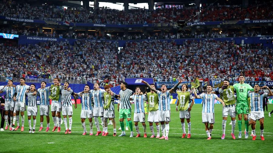 Soccer Football - FIFA World Cup 2026 - Round of 16 - Argentina v Egypt - Atlanta Stadium, Atlanta, Georgia, U.S. - July 7, 2026 Argentina players celebrate after the match REUTERS/Carlos Barria