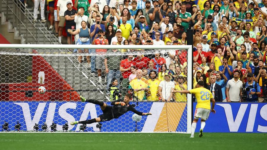 Soccer Football - FIFA World Cup 2026 - Round of 16 - Switzerland v Colombia - BC Place, Vancouver, Canada - July 7, 2026 Colombia's Juan Fernando Quintero scores a penalty past Switzerland's Gregor Kobel during the penalty shootout REUTERS/Albert Ge