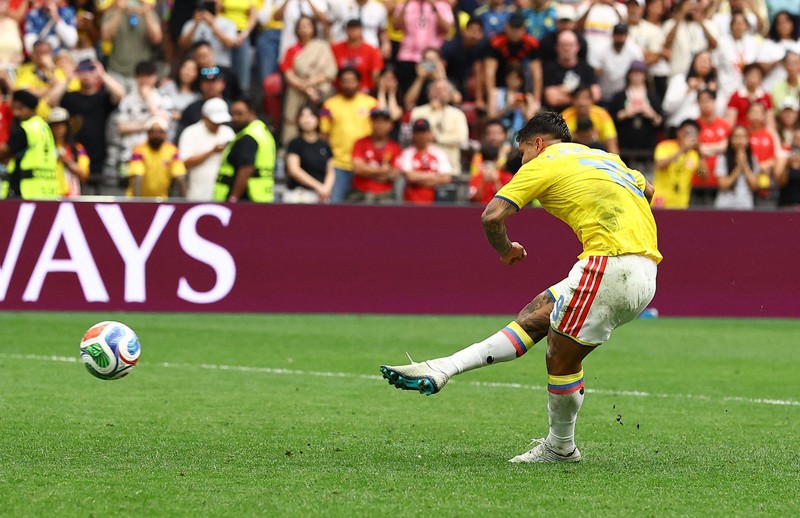 Soccer Football - FIFA World Cup 2026 - Round of 16 - Switzerland v Colombia - BC Place, Vancouver, Canada - July 7, 2026 Switzerland's Djibril Sow and teammates celebrate after the penalty shootout as Switzerland qualify for the quarter finals of the World Cup IMAGN IMAGES via Reuters/Simon Fearn     TPX IMAGES OF THE DAY