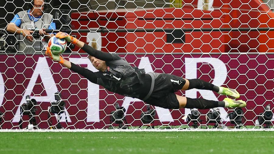 Soccer Football - FIFA World Cup 2026 - Round of 16 - Switzerland v Colombia - BC Place, Vancouver, Canada - July 7, 2026 Colombia's Cucho Hernandez has his penalty saved by Switzerland's Gregor Kobel during the penalty shootout REUTERS/Albert Gea