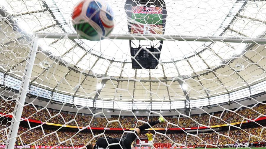 Soccer Football - FIFA World Cup 2026 - Round of 16 - Switzerland v Colombia - BC Place, Vancouver, Canada - July 7, 2026 Colombia's Jaminton Campaz scores a penalty past Switzerland's Gregor Kobel during the penalty shootout REUTERS/Agustin Marcaria