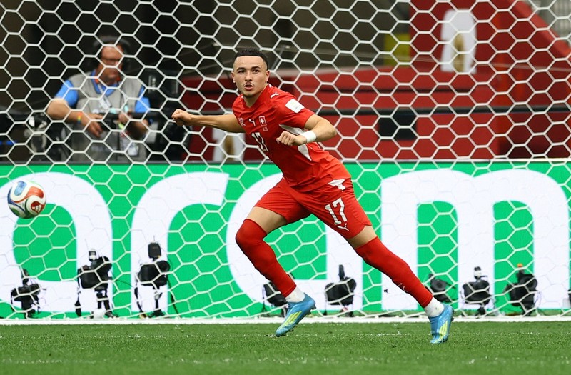 Soccer Football - FIFA World Cup 2026 - Round of 16 - Switzerland v Colombia - BC Place, Vancouver, Canada - July 7, 2026 Switzerland's Djibril Sow and teammates celebrate after the penalty shootout as Switzerland qualify for the quarter finals of the World Cup IMAGN IMAGES via Reuters/Simon Fearn     TPX IMAGES OF THE DAY