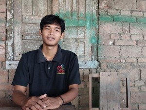 Kisah Arifin, Anak Penjual Kripik Lolos UGM hingga Disambangi Dekan