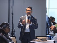 Ketua Komisi XI DPR RI, Mukhamad Misbakhun dalam acara diskusi Coffe Morning CNBC Indonesia berjudul “Kupas Tuntas Aturan Penyeragaman Kemasan Produk Tembakau” di Park Hyatt Jakarta, Kamis, (9/7/2026). (CNBC Indonesia/Tri Susilo)