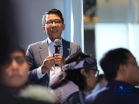 Ketua Komisi XI DPR RI, Mukhamad Misbakhun dalam acara diskusi Coffe Morning CNBC Indonesia berjudul “Kupas Tuntas Aturan Penyeragaman Kemasan Produk Tembakau” di Park Hyatt Jakarta, Kamis, (9/7/2026). (CNBC Indonesia/Tri Susilo)