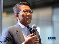 Ketua Komisi XI DPR RI, Mukhamad Misbakhun dalam acara diskusi Coffe Morning CNBC Indonesia berjudul “Kupas Tuntas Aturan Penyeragaman Kemasan Produk Tembakau” di Park Hyatt Jakarta, Kamis, (9/7/2026). (CNBC Indonesia/Tri Susilo)