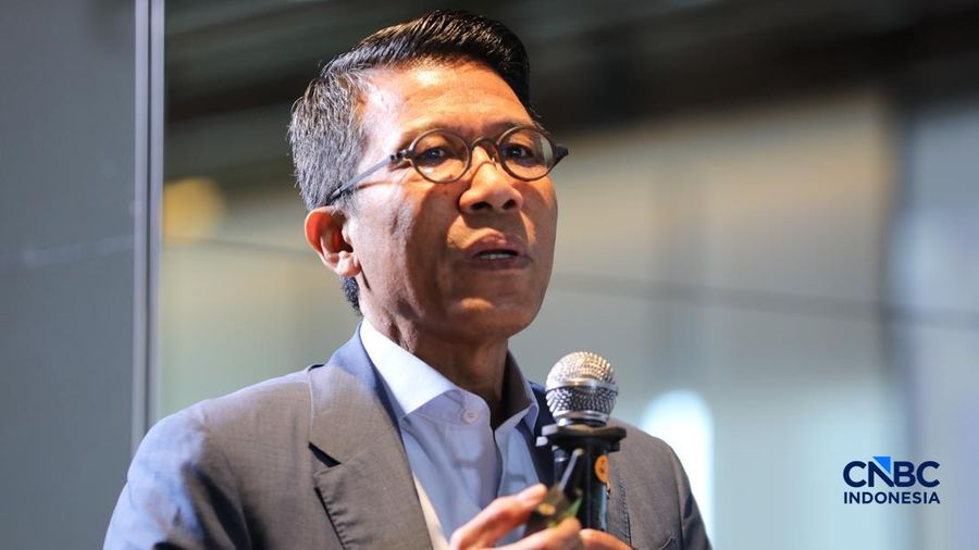 Ketua Komisi XI DPR RI, Mukhamad Misbakhun dalam acara diskusi Coffe Morning CNBC Indonesia berjudul “Kupas Tuntas Aturan Penyeragaman Kemasan Produk Tembakau” di Park Hyatt Jakarta, Kamis, (9/7/2026). (CNBC Indonesia/Tri Susilo)