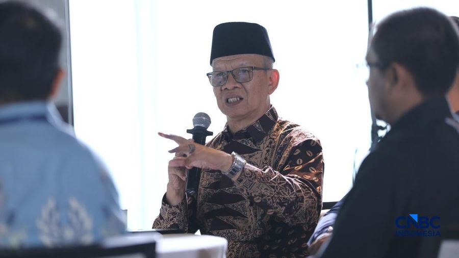 Ketua Majelis Pertimbangan Organisasi FSP RTMM-SPSI Sudarto dalam acara diskusi Coffee Morning CNBC Indonesia berjudul “Kupas Tuntas Aturan Penyeragaman Kemasan Produk Tembakau” di Park Hyatt Jakarta, Kamis, (9/7/2026). (CNBC Indonesia/Tri Susilo