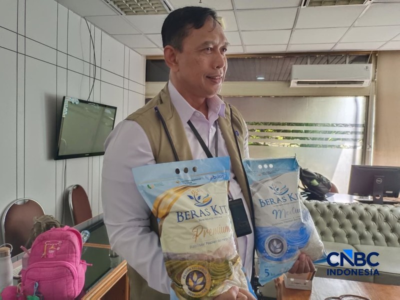 Direktur Utama Perum Bulog Ahmad Rizal Ramdhani saat ditemui di kantor Kementan, Jakarta, Kamis (9/7/2026). (CNBC Indonesia/Martyasari Rizki)