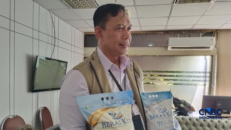Direktur Utama Perum Bulog Ahmad Rizal Ramdhani saat ditemui di kantor Kementan, Jakarta, Kamis (9/7/2026). (CNBC Indonesia/Martyasari Rizki)