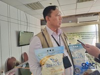 Direktur Utama Perum Bulog Ahmad Rizal Ramdhani saat ditemui di kantor Kementan, Jakarta, Kamis (9/7/2026). (CNBC Indonesia/Martyasari Rizki)