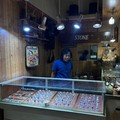 Kios batu akik di Pasar Rawa Bening, Jakarta sunyi sepi. (CNBC Indonesia/Elga Nurmutia)
