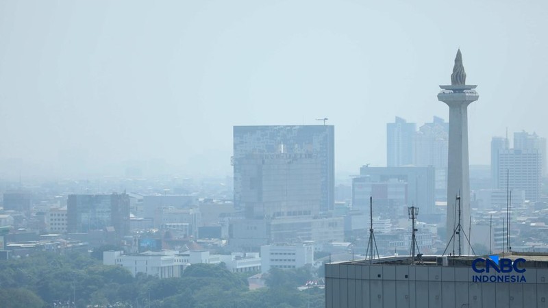 Kualitas udara Jakarta pada Kamis (9/7/2026) pagi hingga siang hari berdasarkan data situs pemantau kualitas udara IQAir pada pukul 09.30 WIB tidak sehat bagi kelompok sensitif. (CNBC Indonesia/Tri Susilo)
