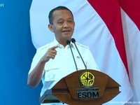 Menteri ESDM Bahlil Lahadalia saat menyampaikan sambutan jelang peluncuran Biodiesel B50 di Karawang, Kamis (9/7/2026). (Tangkapan Layar Youtube/Sekretariat Presiden)