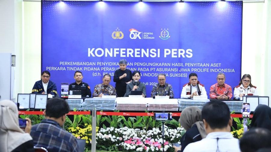 OJK menggelar konferensi pers soal hasil penyitaan aset perkara tindak pidana Asuransi Jiwa Prolife Indonesia (sebelumnya bernama Asuransi Jiwa Indosurya Sukses), Kamis (9/7/2026). (Dok. OJK)