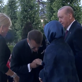 Para pemimpin negara anggota NATO tiba di Ankara, Turki, pada Selasa (7/7), untuk menghadiri jamuan makan malam pembuka Konferensi Tingkat Tinggi (KTT) NATO yang diselenggarakan Presiden Turki Recep Tayyip Erdoğan di kompleks kepresidenan. (Tangkapa