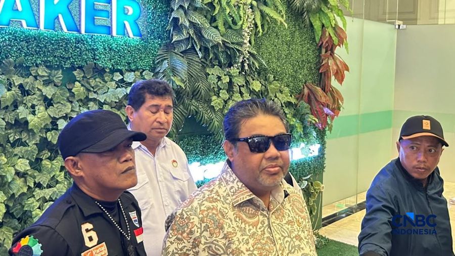 Penasehat Khusus Presiden Bidang Ketenagakerjaan dan Kesejahteraan Buruh Said Iqbal usai bertemu dengan Menteri Ketenagakerjaan Yassierli di Jakarta, Kamis (9/7/2026). (CNBC INdonesia/Elga Nurmutia)