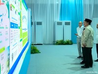 Presiden Prabowo Subianto melakukan peninjauan sebelum peluncuran Biodiesel B50, Karawang, Kamis (9/7/2026). (Tangkapan Layar Youtube/Sekretariat Presiden)