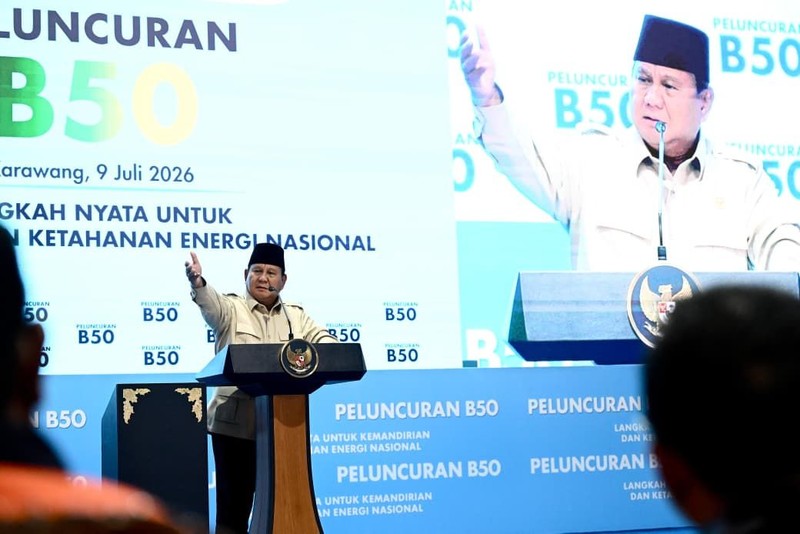 Presiden RI Prabowo Subianto resmi meluncurkan mandatori biodiesel B50, yakni bahan bakar minyak jenis solar yang dicampur bahan bakar nabati berbasis minyak kelapa sawit sebesar 50 persen, di Karawang, Kamis (9/7/2026). (Dok. BPMI Sekretariat Presiden/Cahyo)