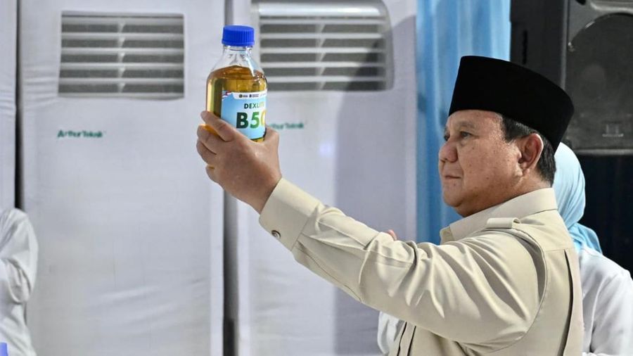 Presiden RI Prabowo Subianto resmi meluncurkan mandatori biodiesel B50, yakni bahan bakar minyak jenis solar yang dicampur bahan bakar nabati berbasis minyak kelapa sawit sebesar 50 persen, di Karawang, Kamis (9/7/2026).