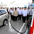 Presiden RI Prabowo Subianto resmi meluncurkan mandatori biodiesel B50, yakni bahan bakar minyak jenis solar yang dicampur bahan bakar nabati berbasis minyak kelapa sawit sebesar 50 persen, di Karawang, Kamis (9/7/2026). (Dok. BPMI Sekretariat Presid