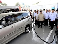Presiden RI Prabowo Subianto resmi meluncurkan mandatori biodiesel B50, yakni bahan bakar minyak jenis solar yang dicampur bahan bakar nabati berbasis minyak kelapa sawit sebesar 50 persen, di Karawang, Kamis (9/7/2026). (Dok. BPMI Sekretariat Presid