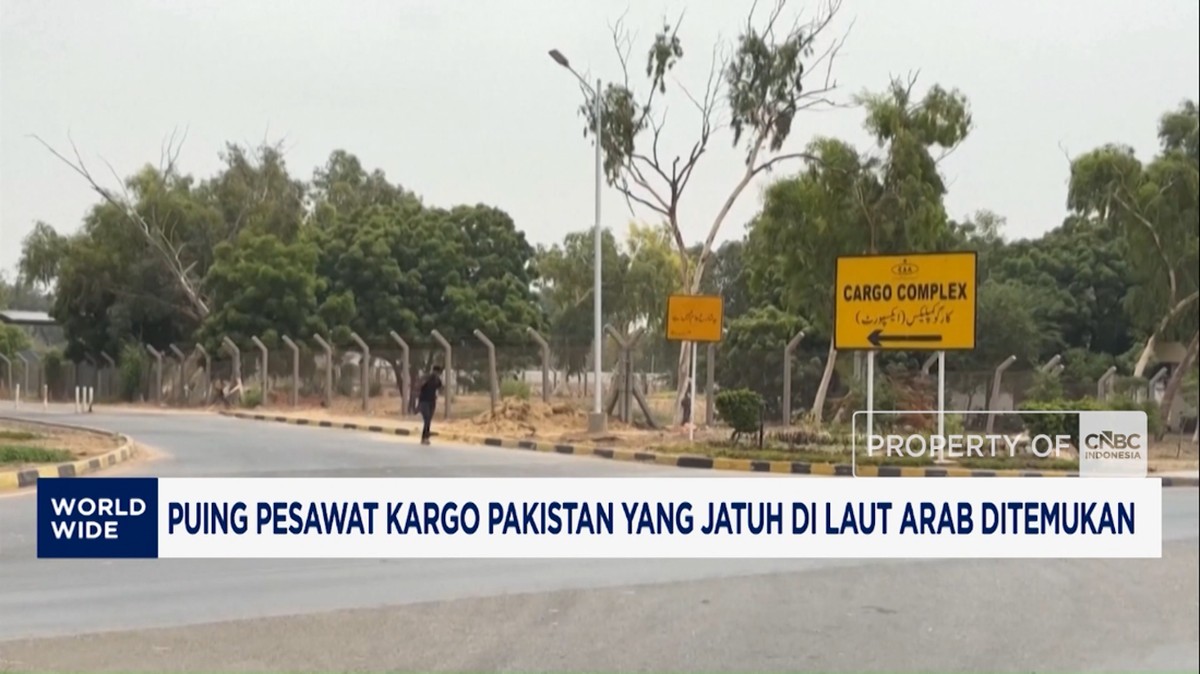 Video: Puing Pesawat Kargo Pakistan yang Jatuh di Laut Arab Ditemukan