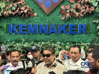 Said Iqbal di Kantor Kemnaker pada Kamis (9/7/2026). (CNBC Indonesia/Elga Nurmutia)