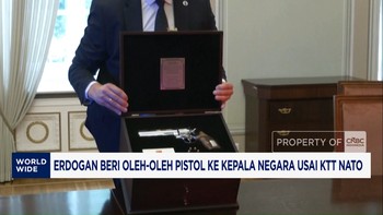 Erdogan Beri Oleh-oleh Pistol ke Kepala Negara Usai KTT NATO