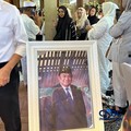 Foto almarhum Rachmat Gobel di pasang pada depan rumah di kawasan Jalan Soepomo, Jakarta, Jumat (10/7/2026). (CNBC Indonesia/Elga Nurmutia)
