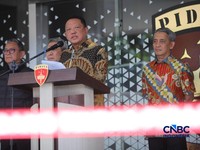 Jaksa Agung Muda Bidang Tindak Pidana Khusus (Jampidsus), Febrie Adriansyah menyampaikan keterangan saat konferesi pers di Gedung Jampidus, Kejaksaan Agung, Jakarta, Jumat (10/7/2026). (CNBC Indonesia/Faisal Rahman)