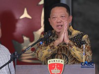 Jaksa Agung Muda Bidang Tindak Pidana Khusus (Jampidsus), Febrie Adriansyah menyampaikan keterangan saat konferesi pers di Gedung Jampidus, Kejaksaan Agung, Jakarta, Jumat (10/7/2026). (CNBC Indonesia/Faisal Rahman)